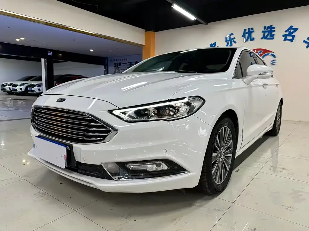 Ford Mondeo 2017 — фото 1 из 16