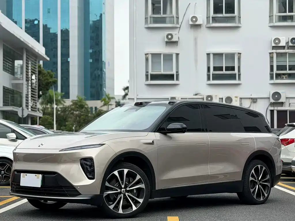 NIO ES8 2023