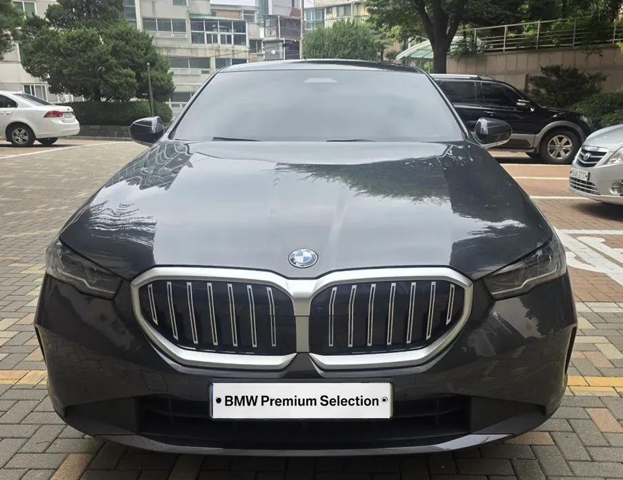 BMW 5-Series 2025 — фото 1 из 3