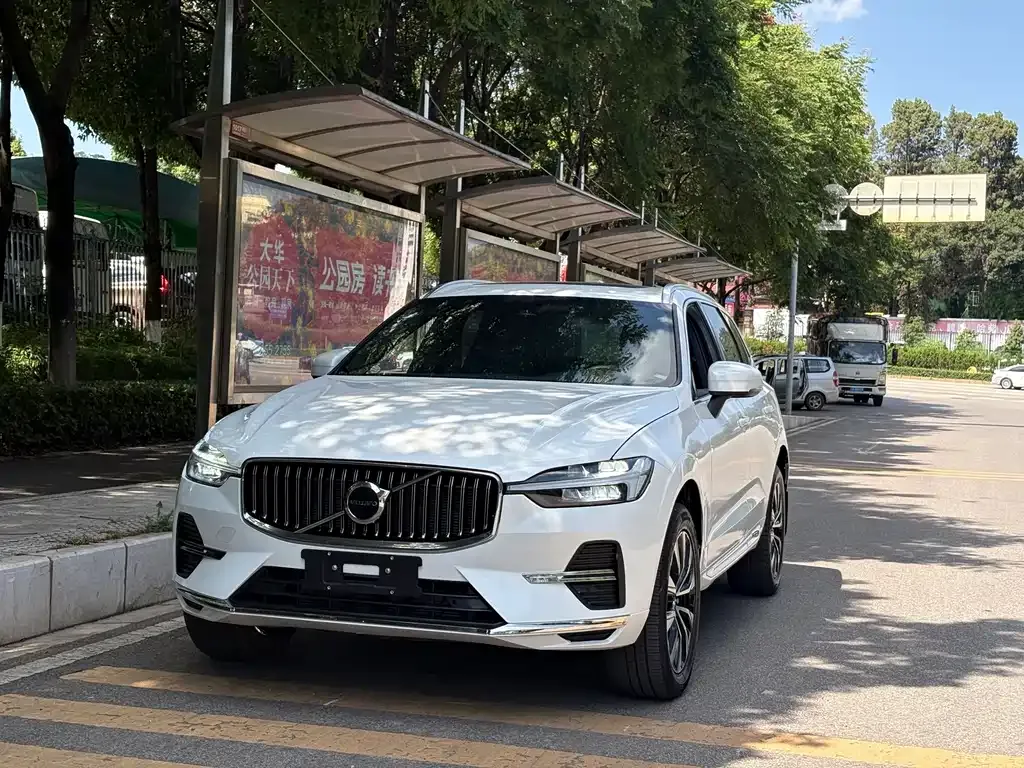 Volvo XC60 2024 — фото 1 из 5