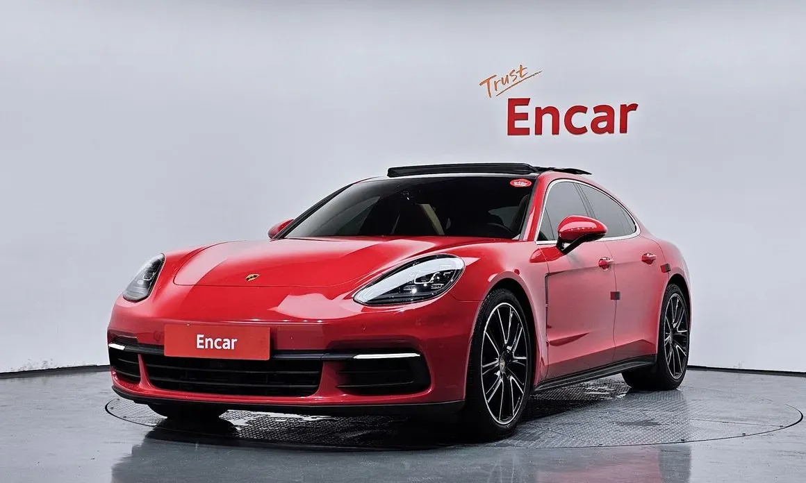 Porsche Panamera 2019 — фото 1 из 39