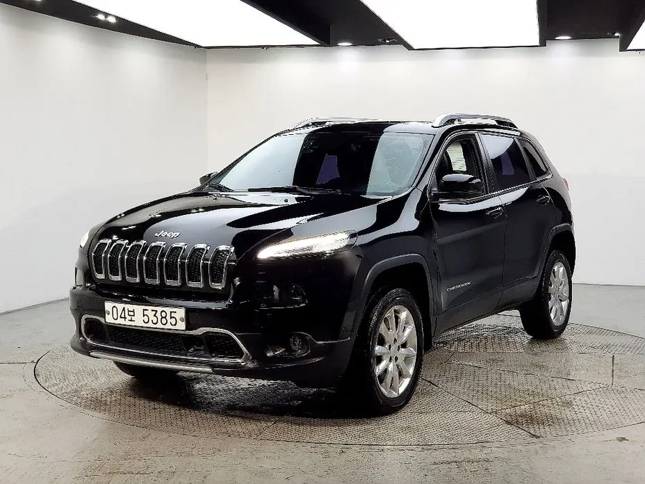 Jeep Cherokee 2017 — фото 1 из 20