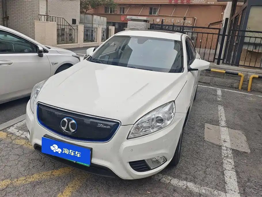 BAIC New Energy EU 2017 — фото 1 из 5