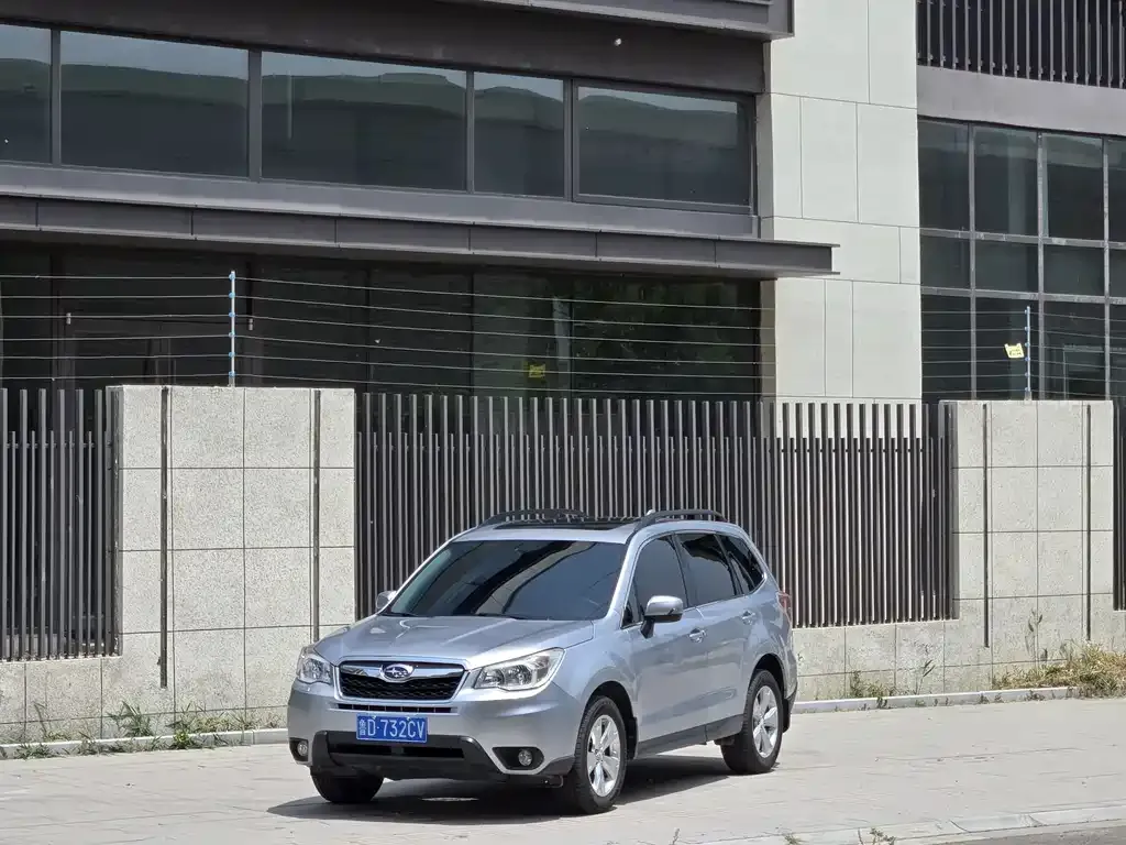Subaru Forester 2014 — фото 1 из 5