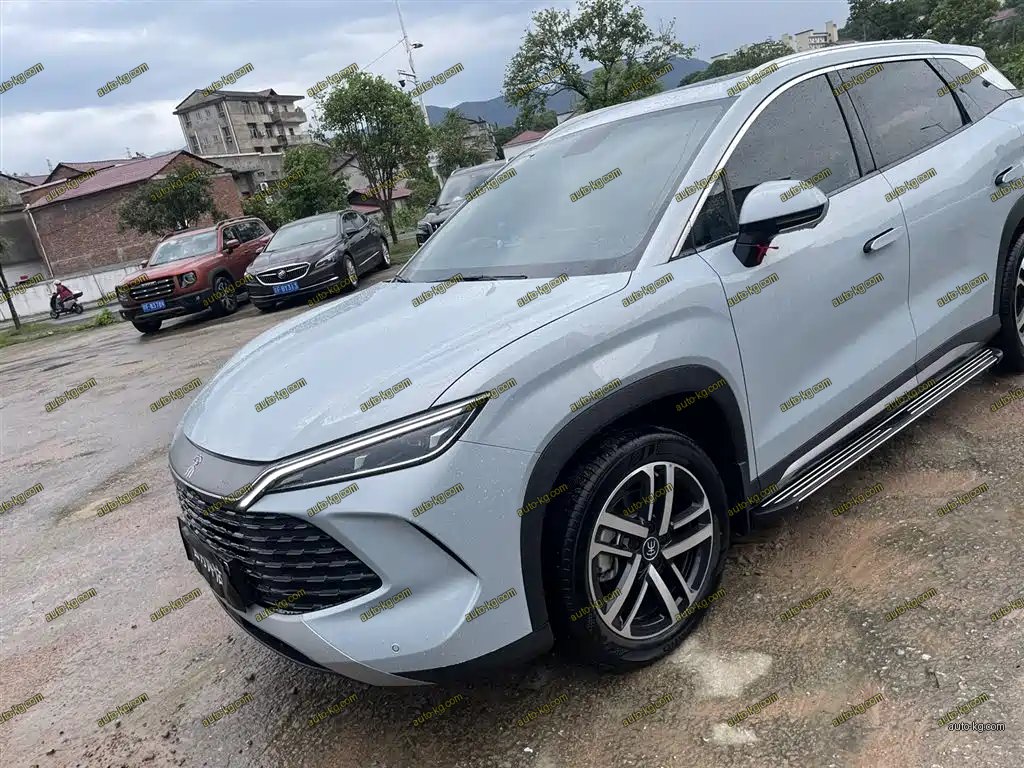 BYD L DM-i 2025