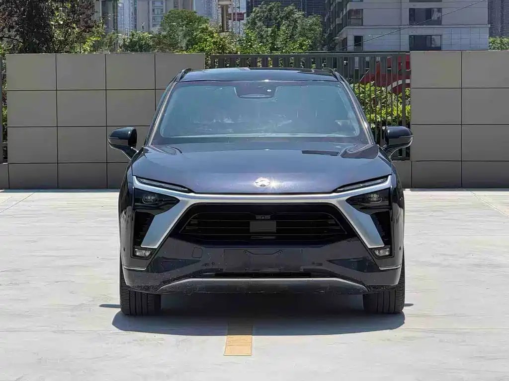 NIO ES8 2021