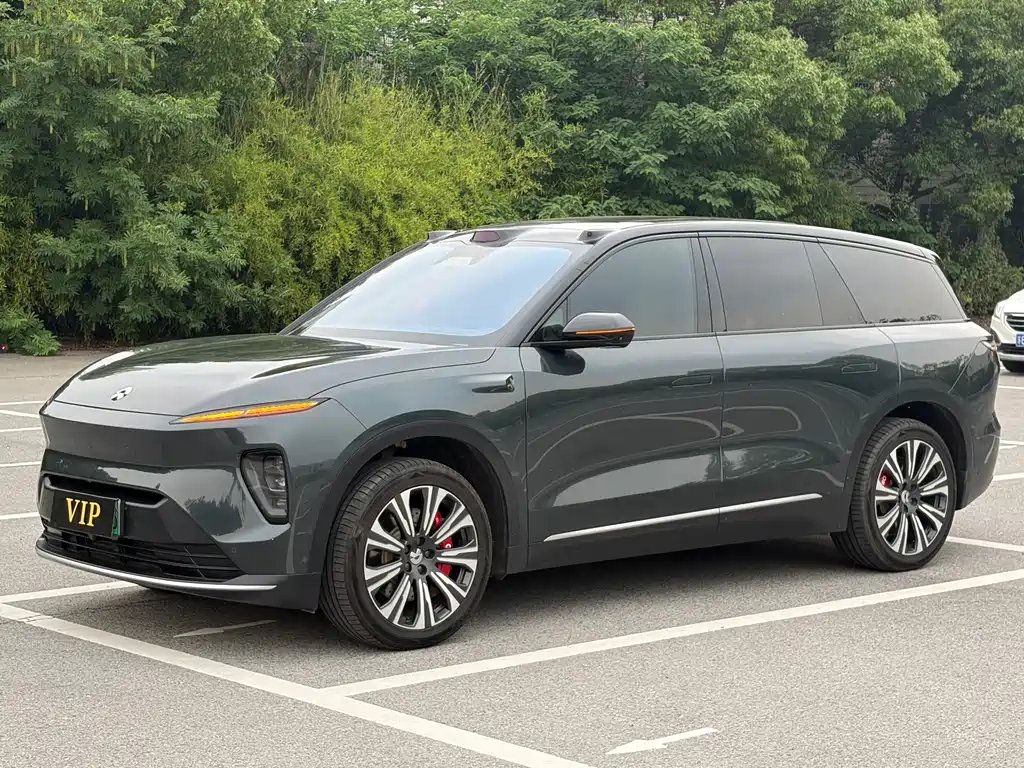 NIO ES8 2024