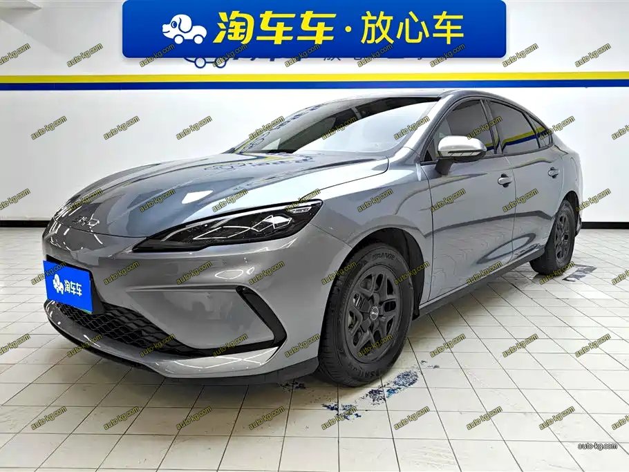 BYD Seal 05 DM-i 2025