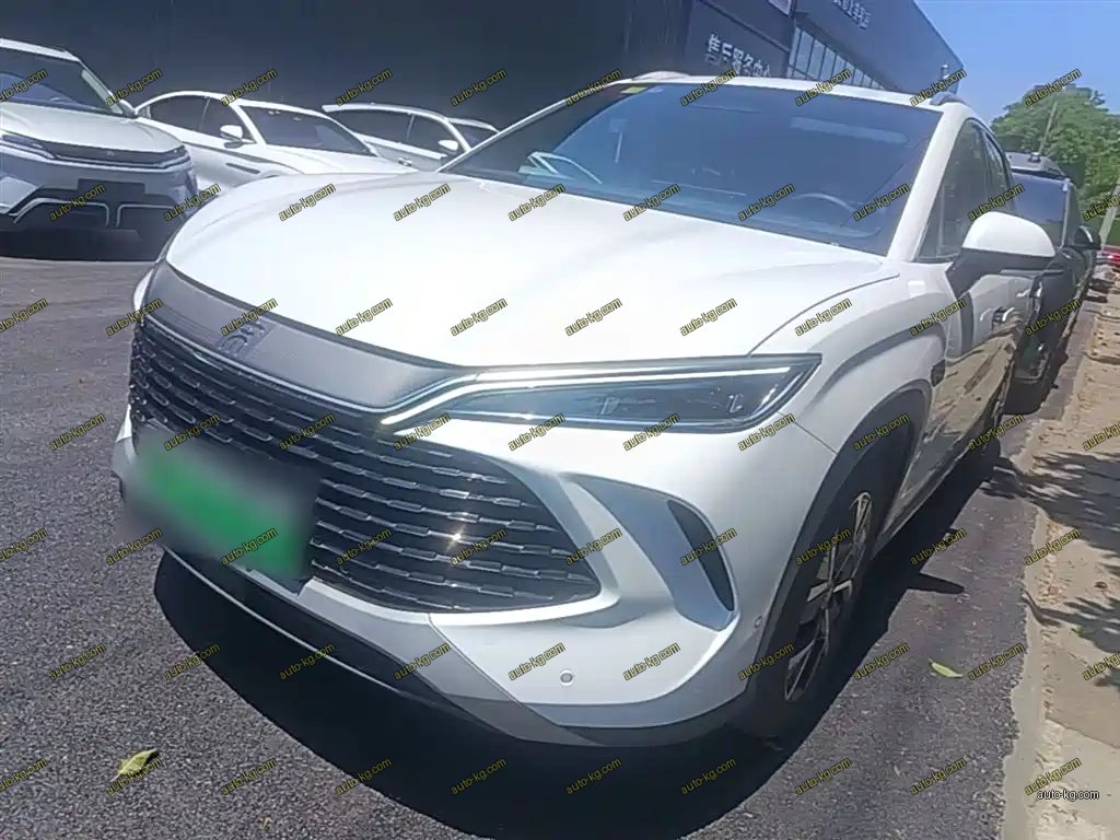 BYD L DM-i 2025