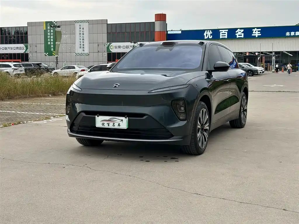 NIO ES8 2024