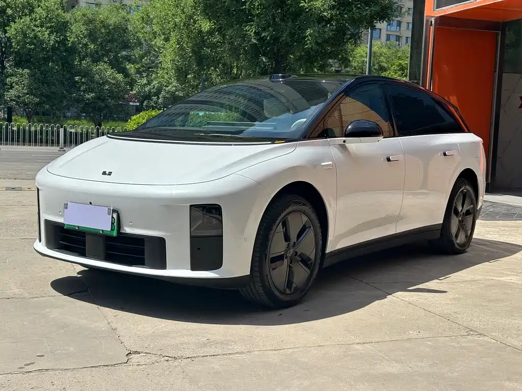 Li Auto Lii6 2025