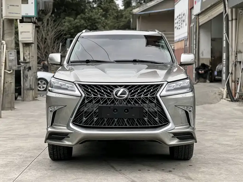 Lexus LX 2019 — фото 1 из 8