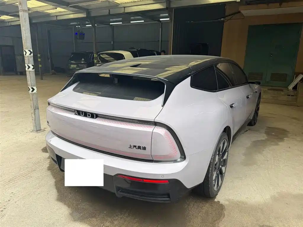 AudiAUDI AudiE5 Sportback 2025