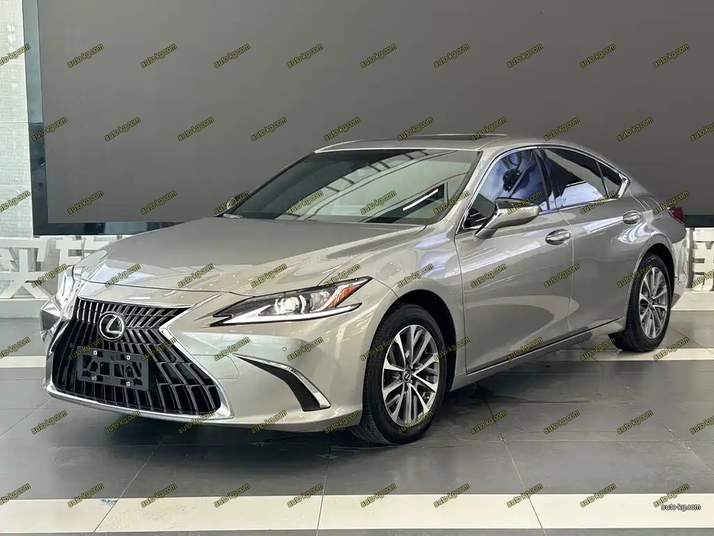 Lexus ES 2022