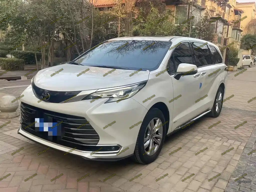 Toyota Sienna 2025
