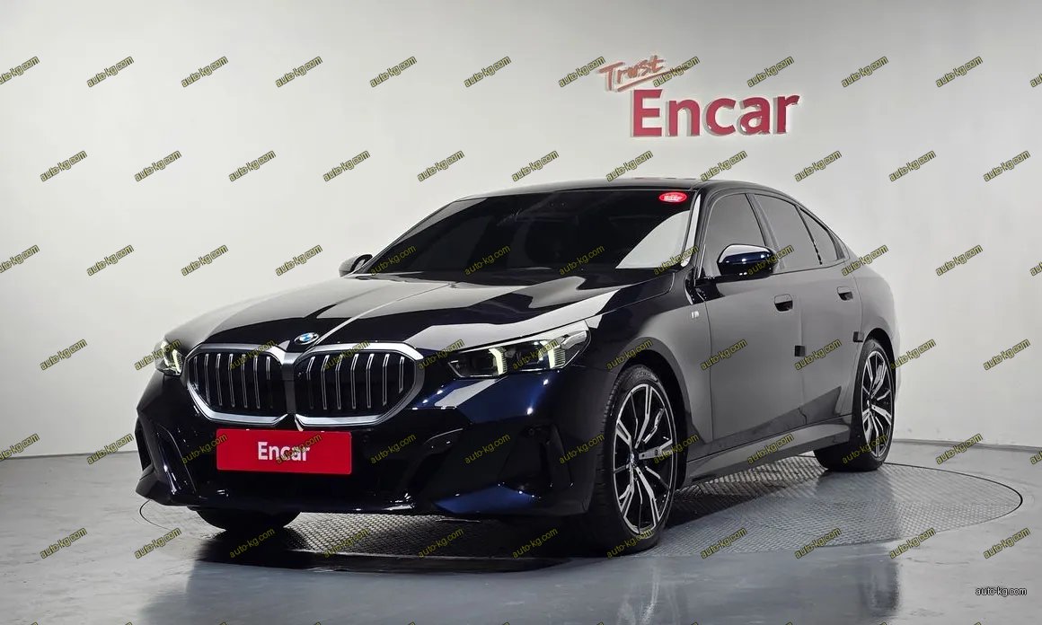 BMW 5-Series 2024