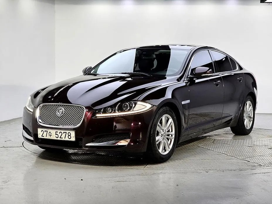 Jaguar XF 2012