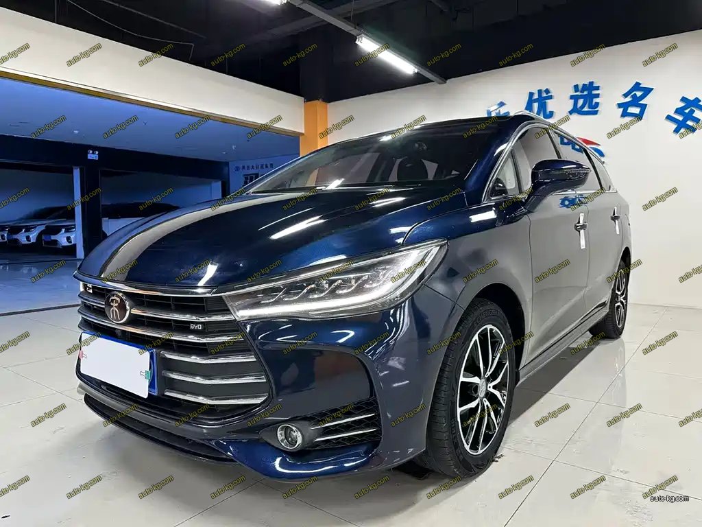 BYD MAX 2018