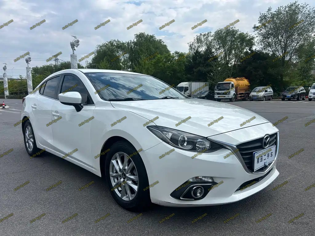 Mazda 3 Axela 2015