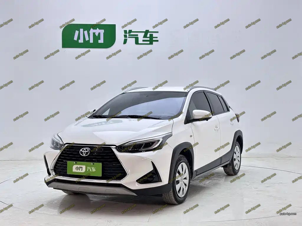 Toyota Yaris L 2021