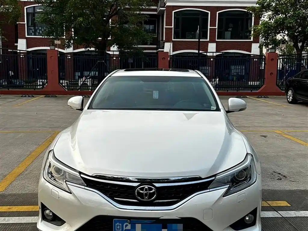 Toyota Reiz 2016