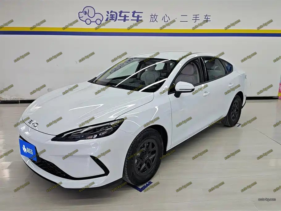 BYD Seal 05 DM-i 2025