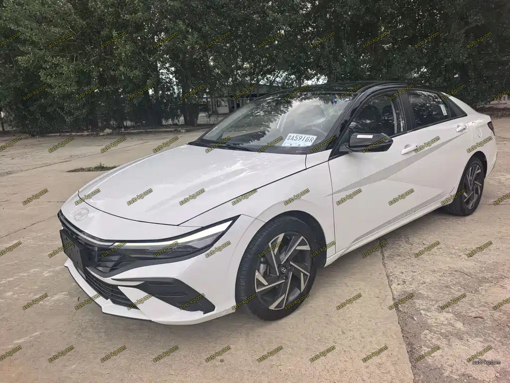 Hyundai Elantra 2023