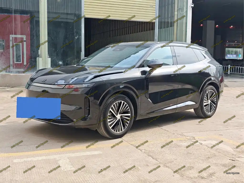 Lynk & Co 08 EM-P 2024