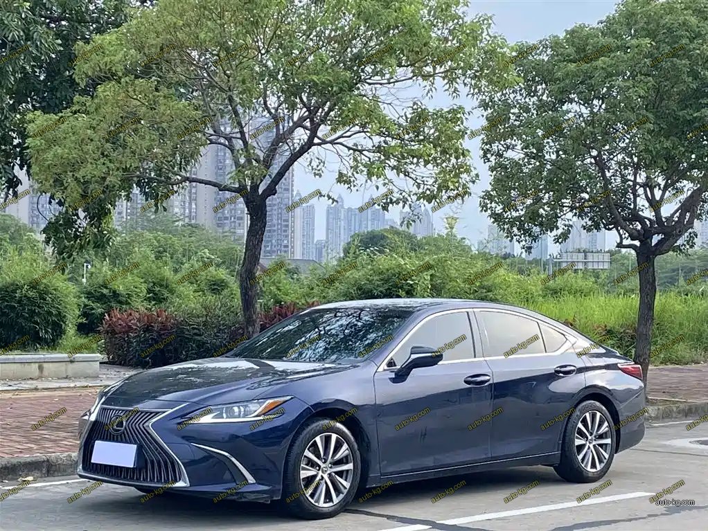 Lexus ES 2019