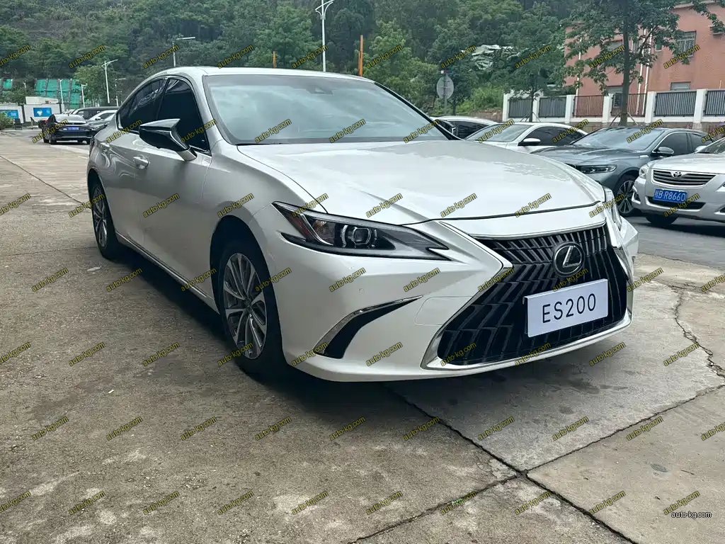 Lexus ES 2022