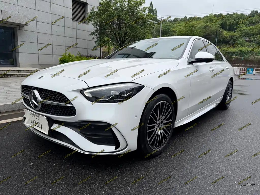 Mercedes-Benz C-Class 2024