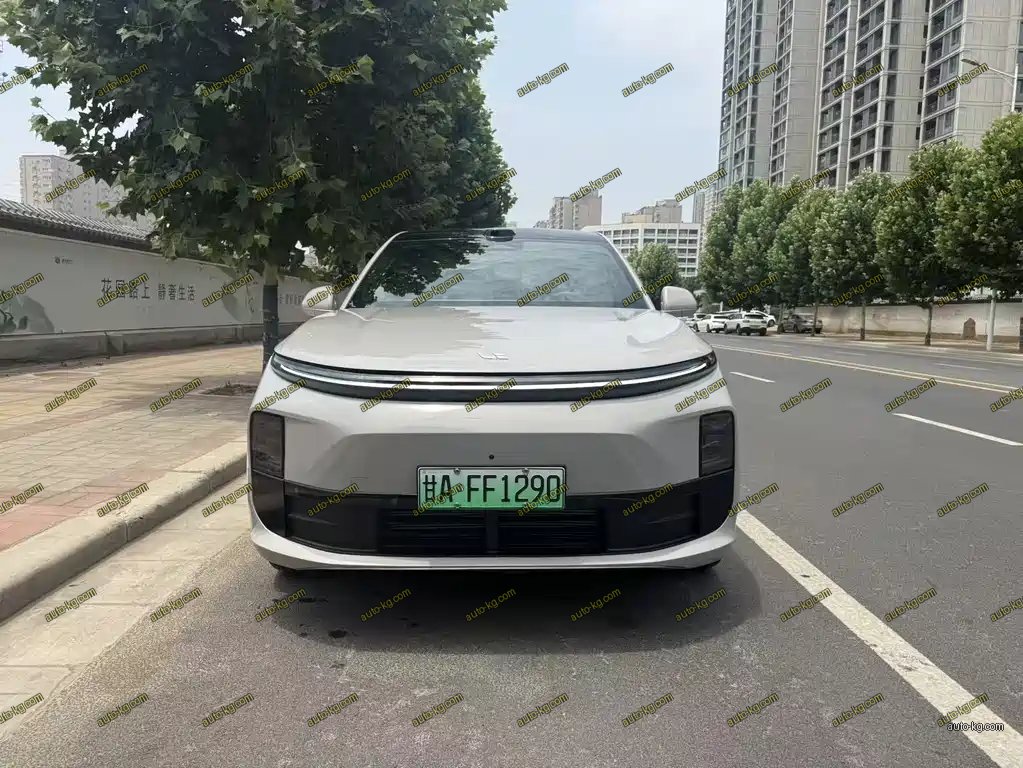 Li Auto Li L6 2025