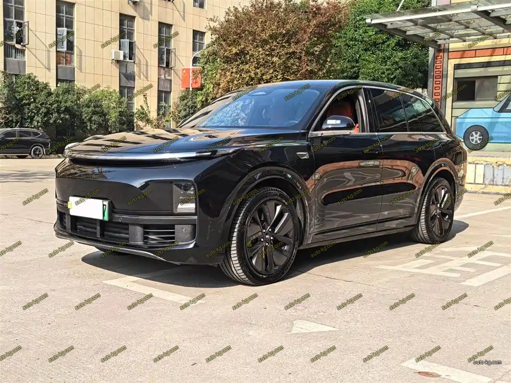 Li Auto Li L8 2025