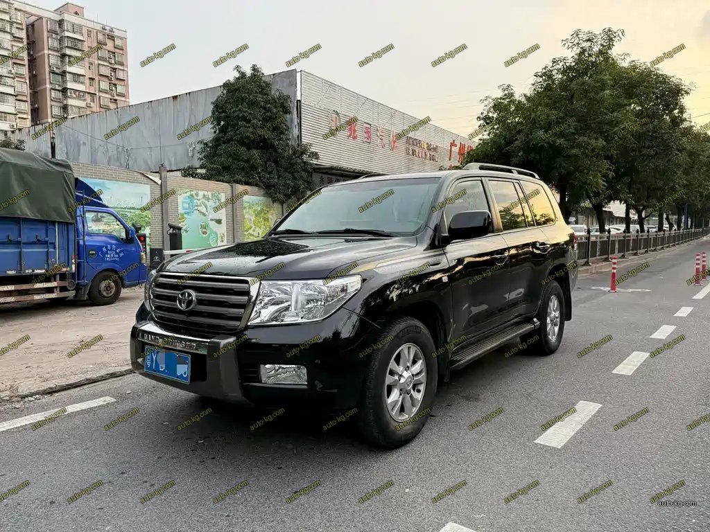 Toyota Land Cruiser 2011