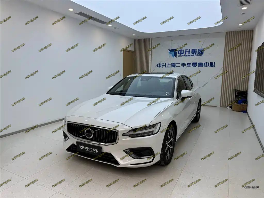 Volvo S60 2025