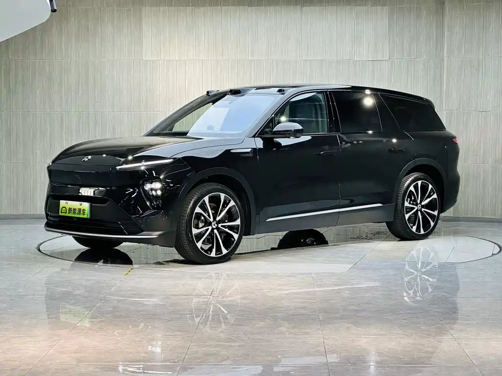 NIO ES8 2025