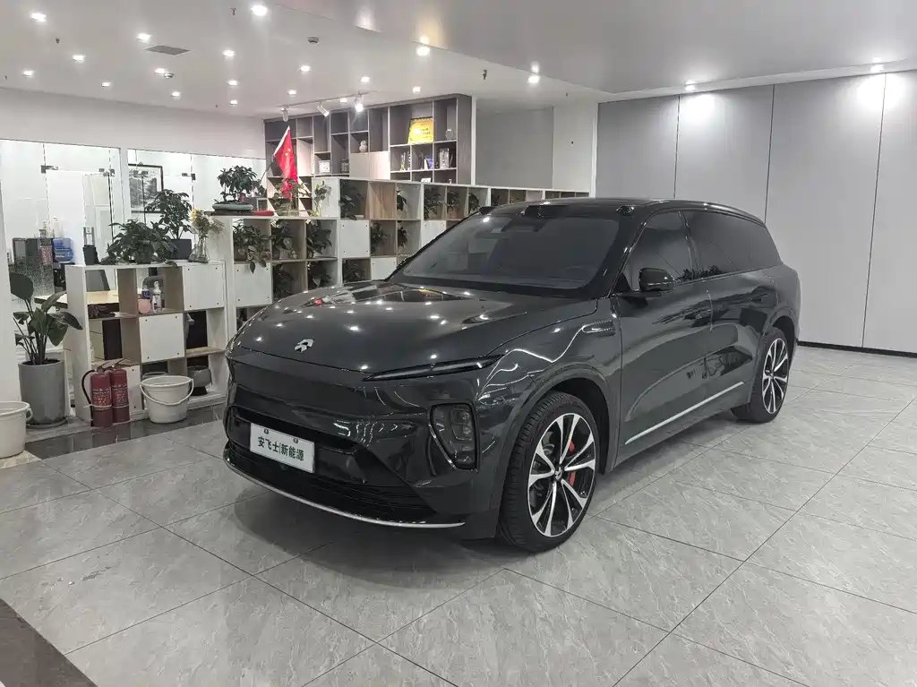 NIO ES8 2024