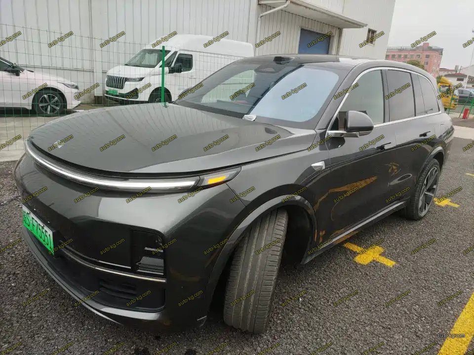 Li Auto Li L8 2025