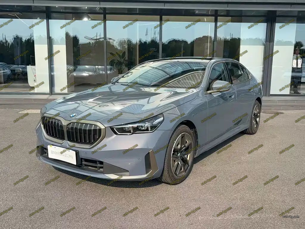 BMW 5 Series 2025