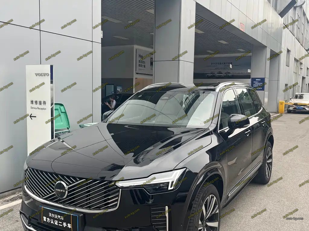 Volvo XC90 2025