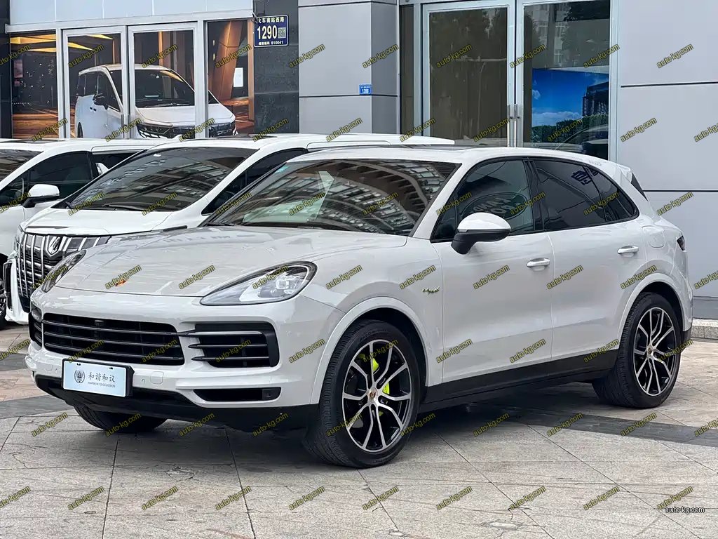 Porsche Cayenne Hybrid 2023