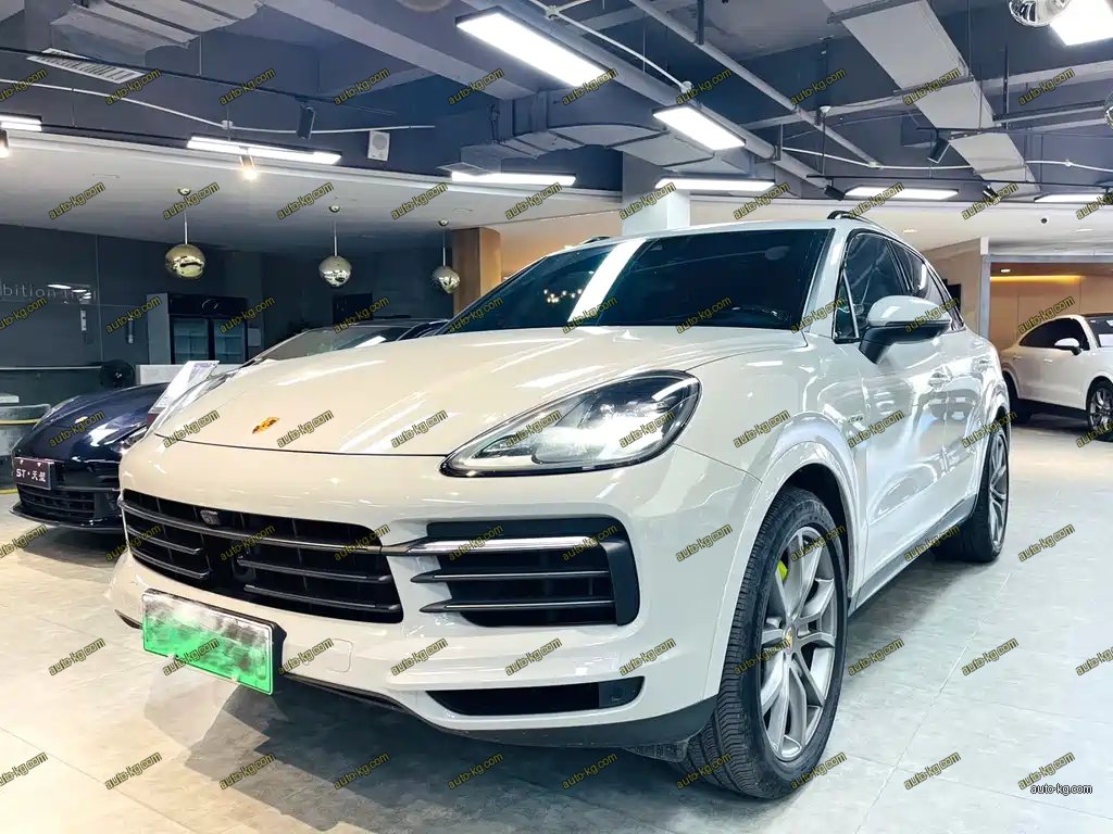 Porsche Cayenne Hybrid 2023