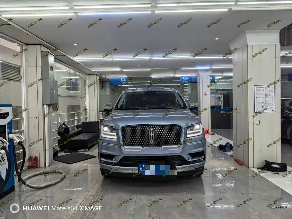 Lincoln Navigator 2021