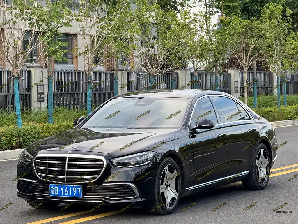 Mercedes-Benz S-Class 2024