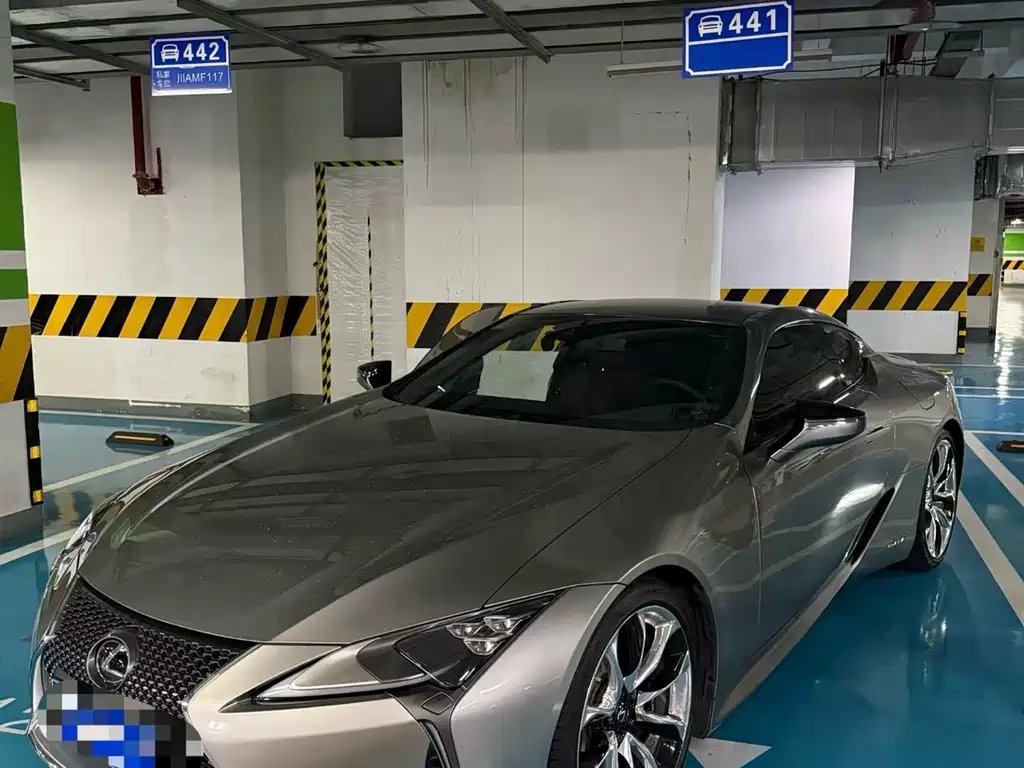 Lexus LC 2018 — фото 1 из 5