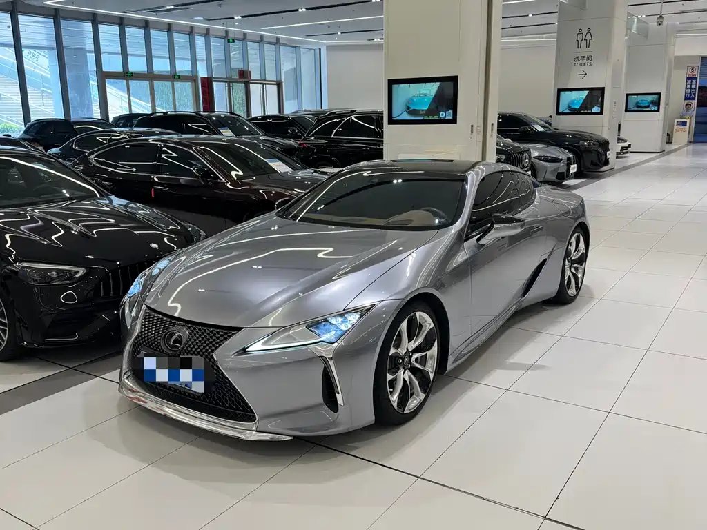 Lexus LC 2018 — фото 1 из 4