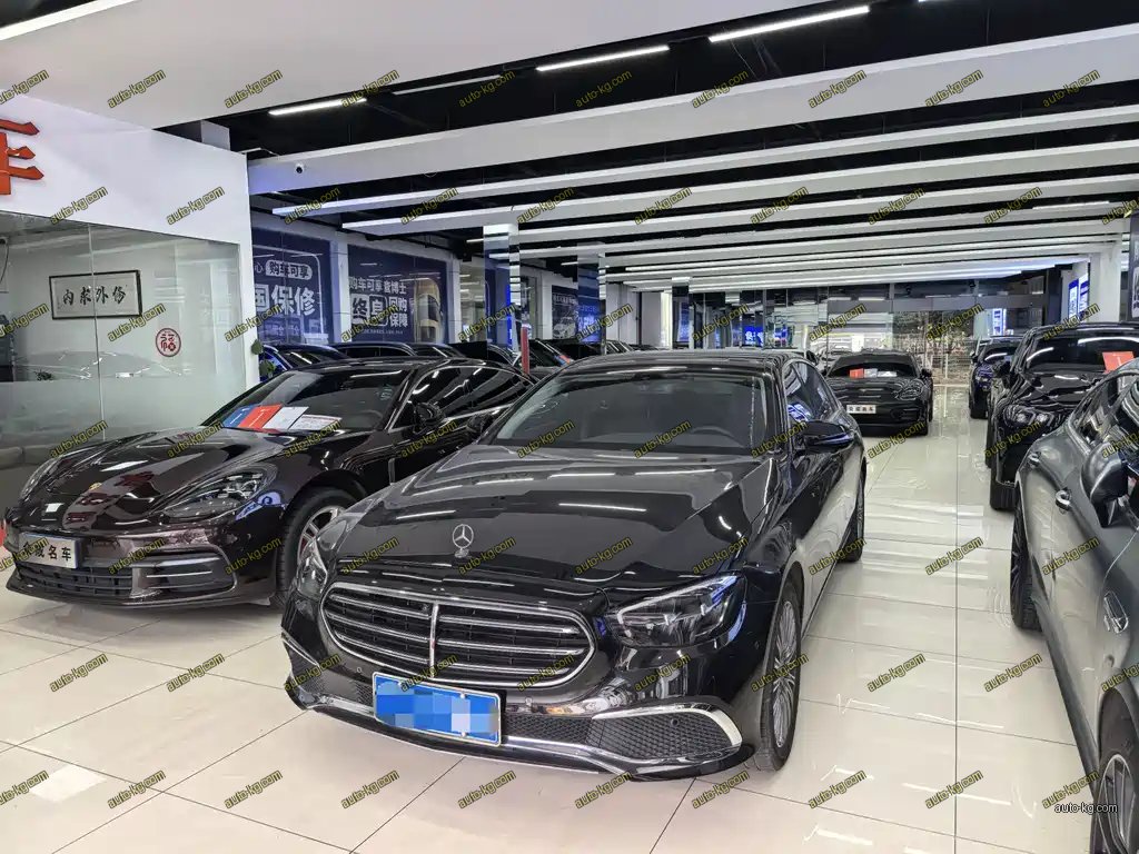 Mercedes-Benz E-Class 2023