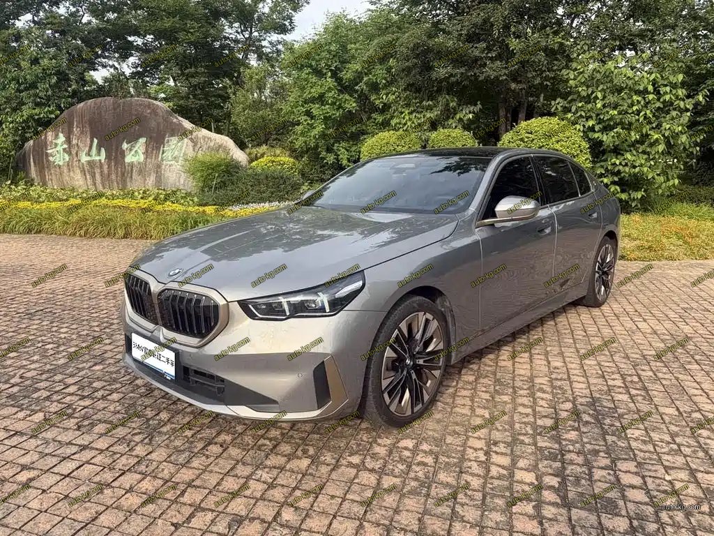 BMW 5 Series 2025