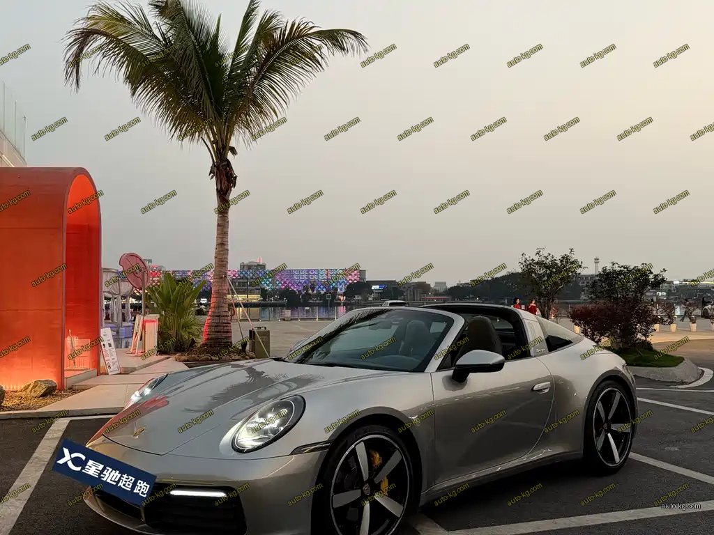 Porsche 911 2021