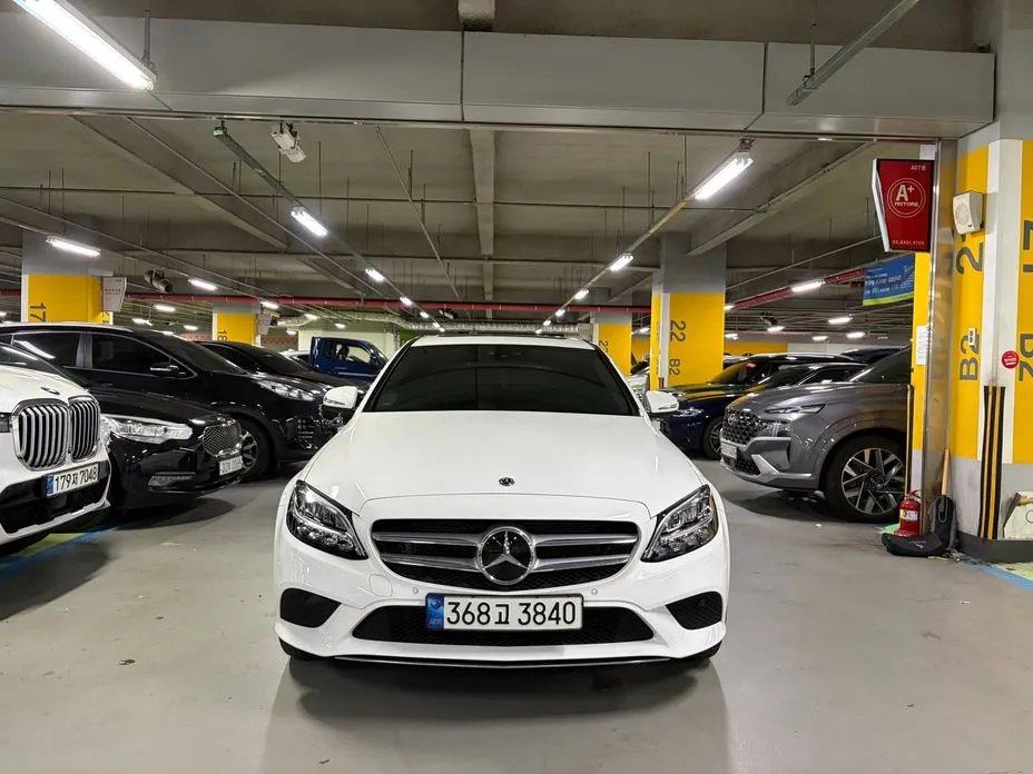Mercedes-Benz C-Class 2021